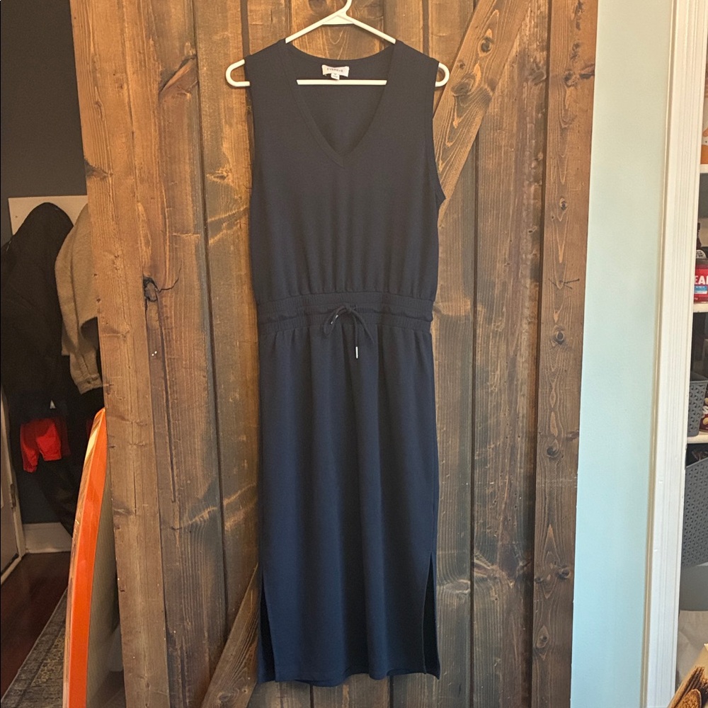 Evereve Navy V-Neck Drawstring Sleeveless Midi Dress